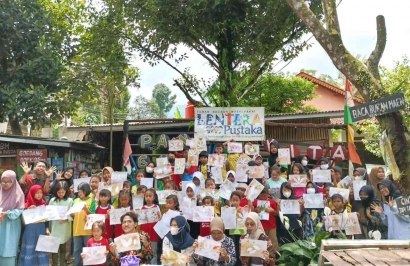 Kokohkan Kegemaran Membaca, BEM Faperta IPB Gelar Turun Desa ke Taman Bacaan Lentera Pustaka