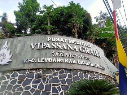 Pentingnya Sikap Toleransi Antar Beragama, Kunjungan Ke Vihara Vipassana Graha Oleh Mahasiswa Inbound UPI Bandung