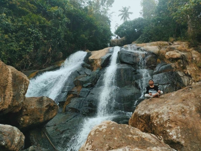 Selain Tumpak Sewu, Inilah Air Terjun Cantik di Lumajang yang Tersembunyi di Kaliuling, Berikut Lokasinya!