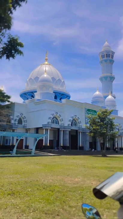 Peduli Lingkungan Masjid Safinatul Ulum Sebagai Sarana Pembentukan Karakter Religius Mahasiswa