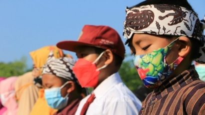 Seragam Baju Adat untuk Menjaga Diversitas Adat dan Budaya bagi Generasi Indonesia