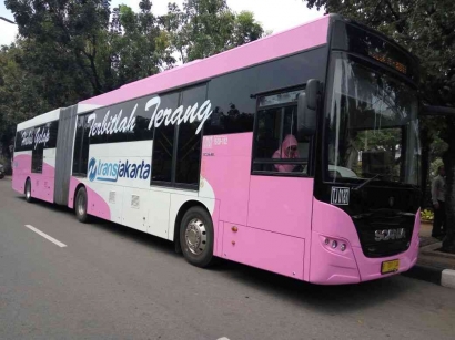 Bus Way Transjakarta Pink, Khusus Wanita, Diincar Pria!