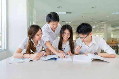 5 Manfaat Mengerjakan PR bersama Kelompok Belajar