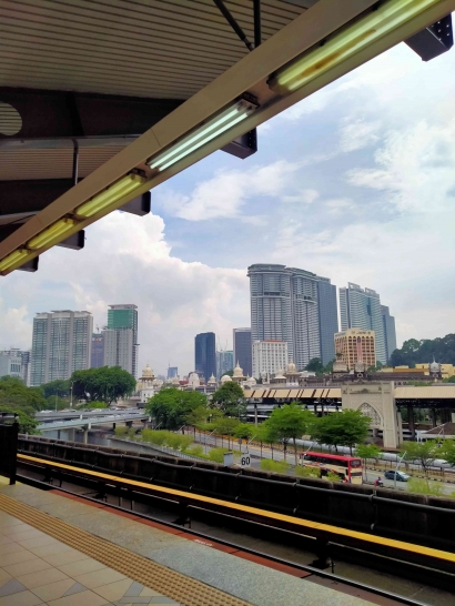 Tutorial Naik LRT ke Twin Tower KLCC di Kuala Lumpur Malaysia