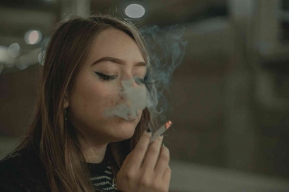 Merokoklah, tapi Jangan Asapi Orang Lain