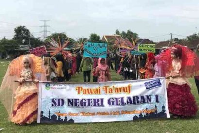 Pawai Ta'aruf Tingkat SD Se-Kecamatan Bareng untuk Memperingati Hari Santri 2022