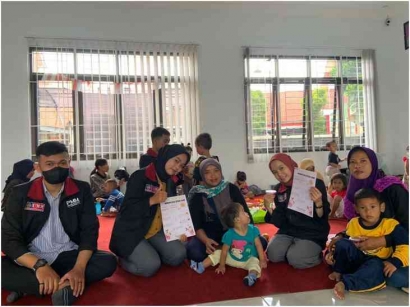 Universitas Muhammadiyah Malang PMM Kelompok 27 Gelombang 11: Edukasi Atasi Stunting dengan Minum Susu dan Pembuatan Camilan Pendamping Makan Balita di Desa Tlekung, Kota Batu, Jawa Timur