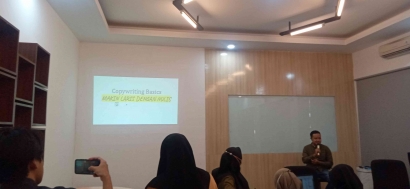 Creative Copywriting "Makin Laris dengan Nulis"