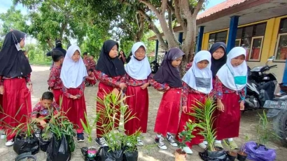 KKN Rekognisi UPI: Memperingati Hari Pahlawan Mahasiswa Kampus Mengajar 2 Menginisiasi Kegiatan Taman Toga Swadaya