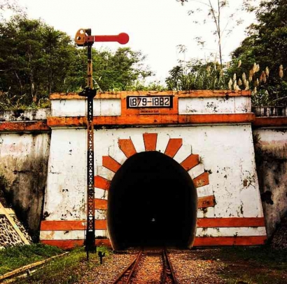Sejarah Terowongan Kereta Api Pertama di Indonesia Tahun 1882