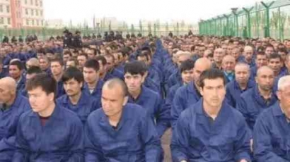 Uyghur Merayakan Hari East Turkestan Republic
