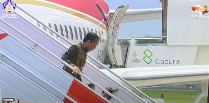 Ibu Iriana Jokowi Terpeleset di Pesawat Kepresidenan
