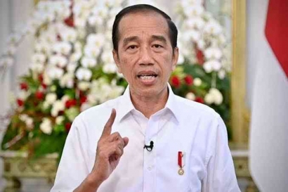 Tak Usah Berpolitik Lagi, Pak Jokowi