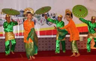 Sejarah Tari Payung dan Perkembangannya Hingga Saat Ini sebagai Tari Tradisional Indonesia!