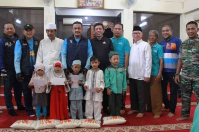 Wali Kota Jaktim Santuni Yatim dalam Safari Jum'at di Masjid Nurul Huda