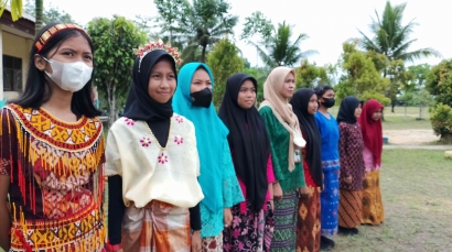Satu Tahun Lagu Kebangsaan Indonesia Raya Berkumandang di Langit SMP-SMK Inne Dongwha