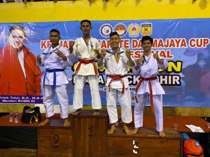 Raih Juara 3 di Ajang Karate Darmajaya Cup, Berikut Perjalanan Panjang Ihsan Setiadi Hingga Mengantarnya Jadi Pelatih