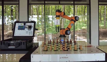 Universitas Gunadarma Luncurkan Robot Catur Cerdas Pertama di Indonesia