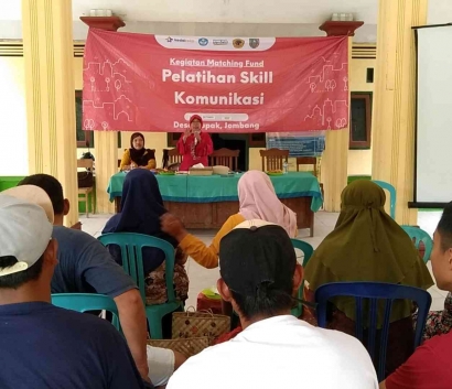 Pelatihan Skill Komunikasi untuk Mempersiapkan Menjadi Tour Guide Bagi Warga Desa Cupak, Jombang