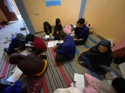 Pengadaan Bimbingan Belajar kepada Anak-anak Desa Botoputih oleh Mahasiswa Pengabdian UM