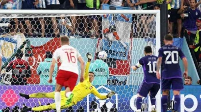 Sisi Lain Argentina vs Polandia: Messi Gagal Pinalti, Argentina Lolos!