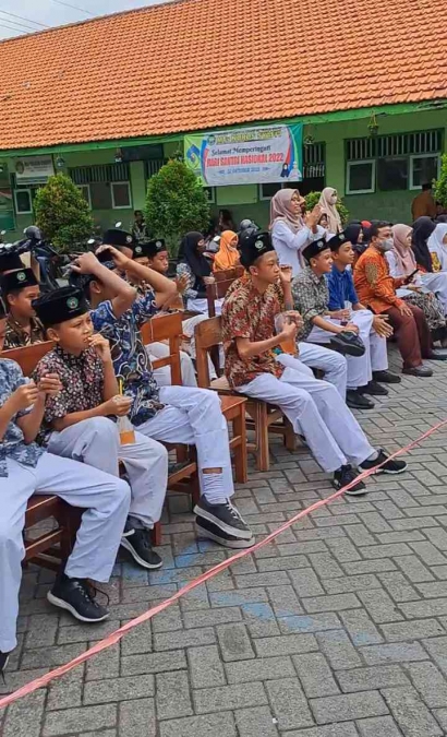 KKNT Asistensi Mengajar Sidoarjo 1 2022 Memperingati Hari Pahlawan di MTS Nurus Syaf'i