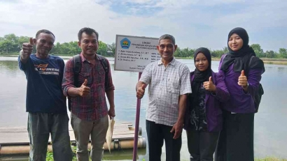 Tim PKM Politeknik Negeri Medan: Pengabdian Masyarakat dengan Instalasi Panel Surya sebagai Sumber Listrik 