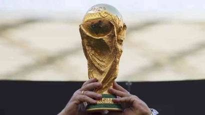 Trofi Piala Dunia 75 Persen Emas Berat 6 Kg Lebih