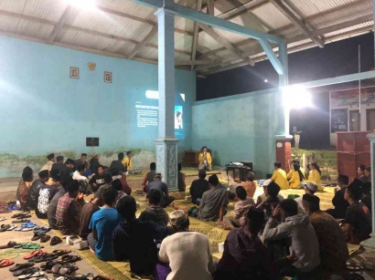 Mahasiswa Unnes Giat 3 Desa Bandarsedayu Memberikan Sosialisasi Sadar Hukum