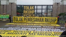 Gambar Artikel Pro Kontra Pengesahan RKUHP, Sinyal Baru Kemunduran Demokratisasi di Indonesia