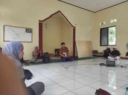 Pengabdian kepada Masyarakat Dosen oleh Prodi Manajemen S-1 pada Rumah Inspirasi Cahaya Hati Tajurhalang Kabupaten Bogor
