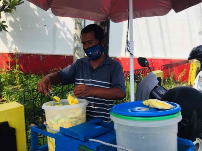 Kisah Slamet, Seorang Pedagang Asinan Mangga di Muktamar