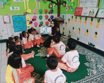 Meningkatkan Bahasa Ekspresif Anak Menggunakan Media Buku Cerita Bergambar