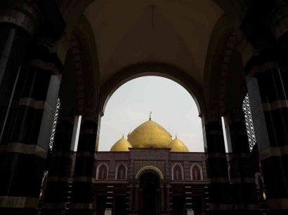 Masjid Kubah Emas Depok Nan Megah