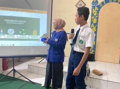 Mahasiswa Pendidikan Geografi Universitas Negeri Malang Adakan Penyuluhan Edukasi Dampak Pembuangan Sampah Plastik di SMP Islam Al-Amin