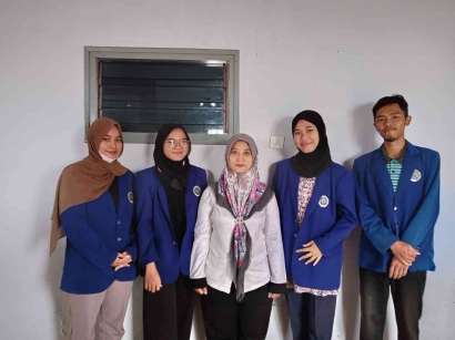 Tim KKN MBKM BKP MD UM 2022 Bersama Perangkat Meningkatkan Kinerja Pelayanan Administrasi di Desa Donomulyo, Kabupaten Malang