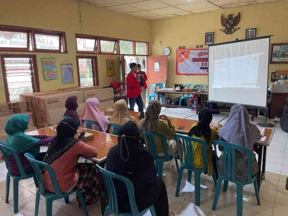 Sosialisasi Pembentukkan Bank Jelantah di Kampung Bhinneka RW XI Kelurahan Ngagel Rejo