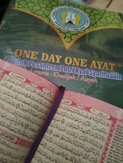 One Day One Ayat Pondok Pesantren Putri Kyai Syarifuddin Lumajang