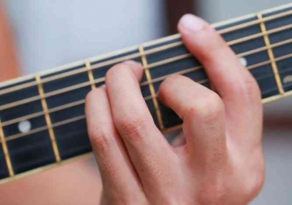 Alasan Kenapa Memilih Instrument Gitar dan Menjadikannya sebagai Spesialisasi
