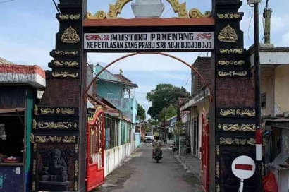 Sejarah Lokal Petilasan Sri Aji Joyoboyo sebagai Tempat Upacara 1 Suro di Desa Menang, Kediri
