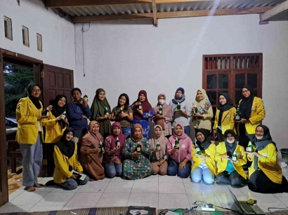 KKN Unnes Berdayakan Masyarakat Kelurahan Ngijo Melalui Pelatihan Sabun Cuci Piring Cair
