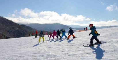 Persiapan Penting Sebelum Liburan Main Ski dengan Anak