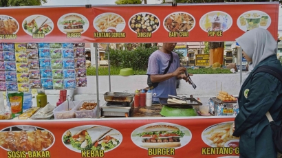 Kuliner Kebab Jumbo Pak Saiful di Alun-alun Lumajang