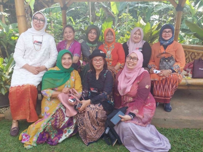 Perempuan yang Bergerak Melestarikan Budaya Nusantara