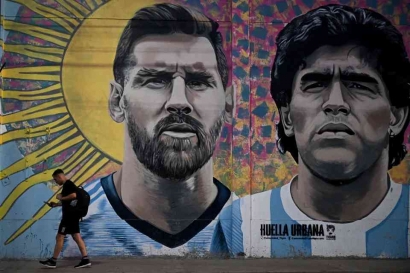 Akankah Lionel Messi Keluar dari Bayang-Bayang Maradona?