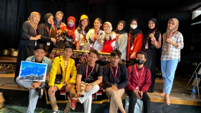 Kebhinekaan Bersama, Mahasiswa PMM 2 UPI Berkunjung ke Wayang Golek Putra Giri Harja 3