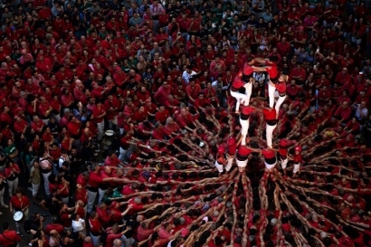 Castell, Tradisi Menara Manusia Masyarakat Catalonia di Spanyol
