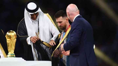 Jubah Bisht Hadiah Istimewa dari Emir Qatar untuk Messi