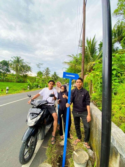 Pemasangan Plang Nama Jalan Oleh Mahasiswa KKN GIAT 3 UNNES di Desa Tonoboyo