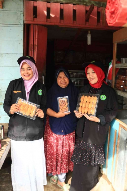 Keterampilan dalam Mengolah Makanan Siap Saji Bolu Ikan pada Masyarakat Paya Peulawi Kabupaten Aceh Timur